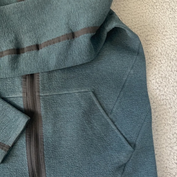 LULULEMON Full Zip Performance Jacket Stretchy Active Hoodie Men’s Large - Picture 5 of 9